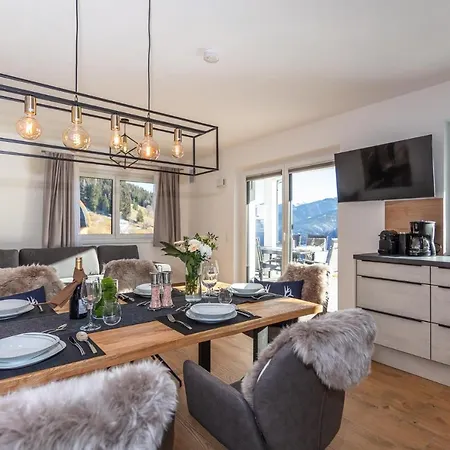 Lienbichl Aparthotel 4*